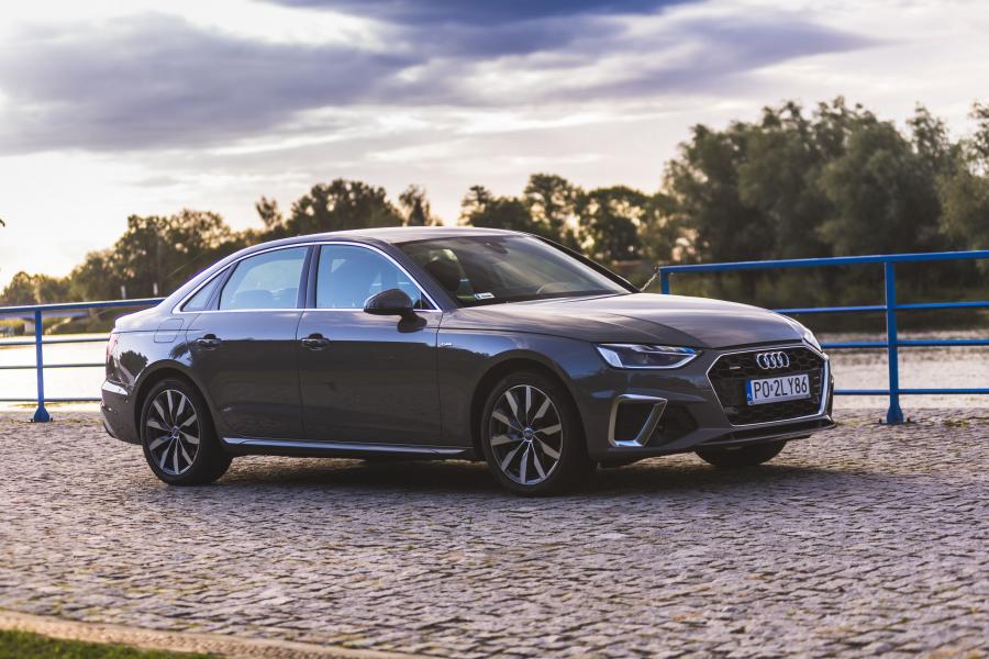  Audi A4 40 TDI Quattro S-Line (B9) 2019 года  (WW) (фото 1 из 27)